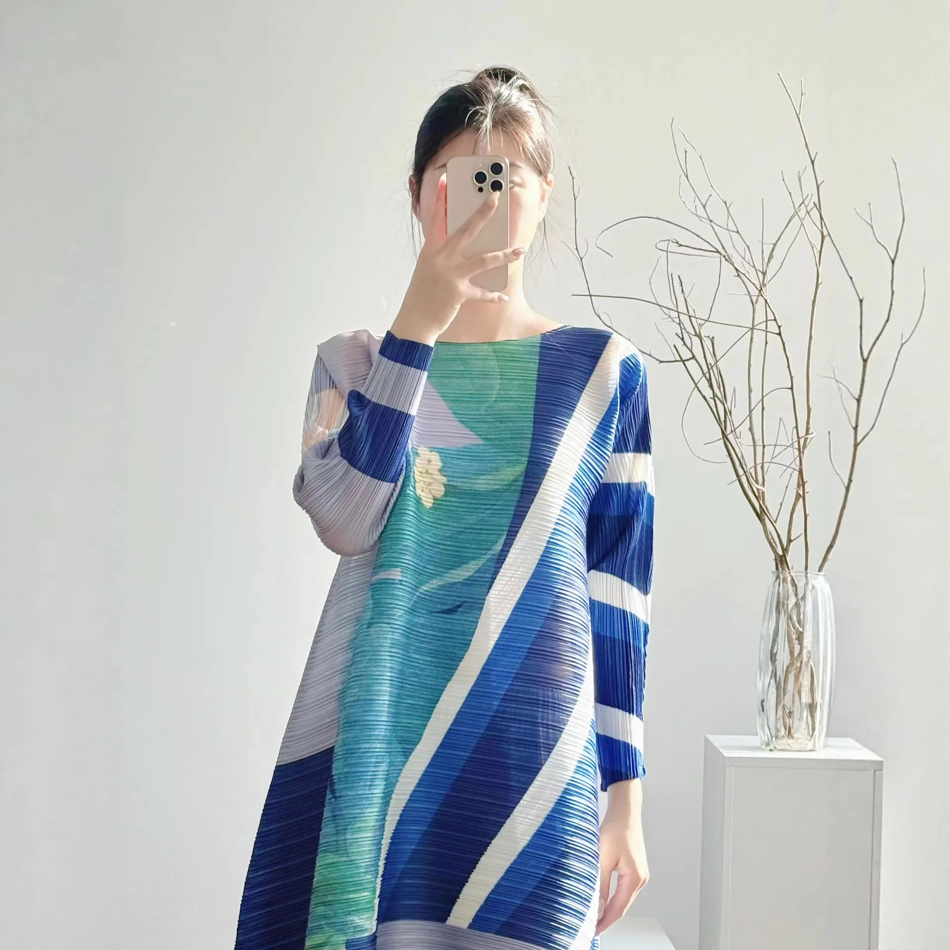 

Miyake Pleated 2026 Spring Japanese and Korean Casual Temperament Long-sleeved T-shirt Slimming Mid-length Top