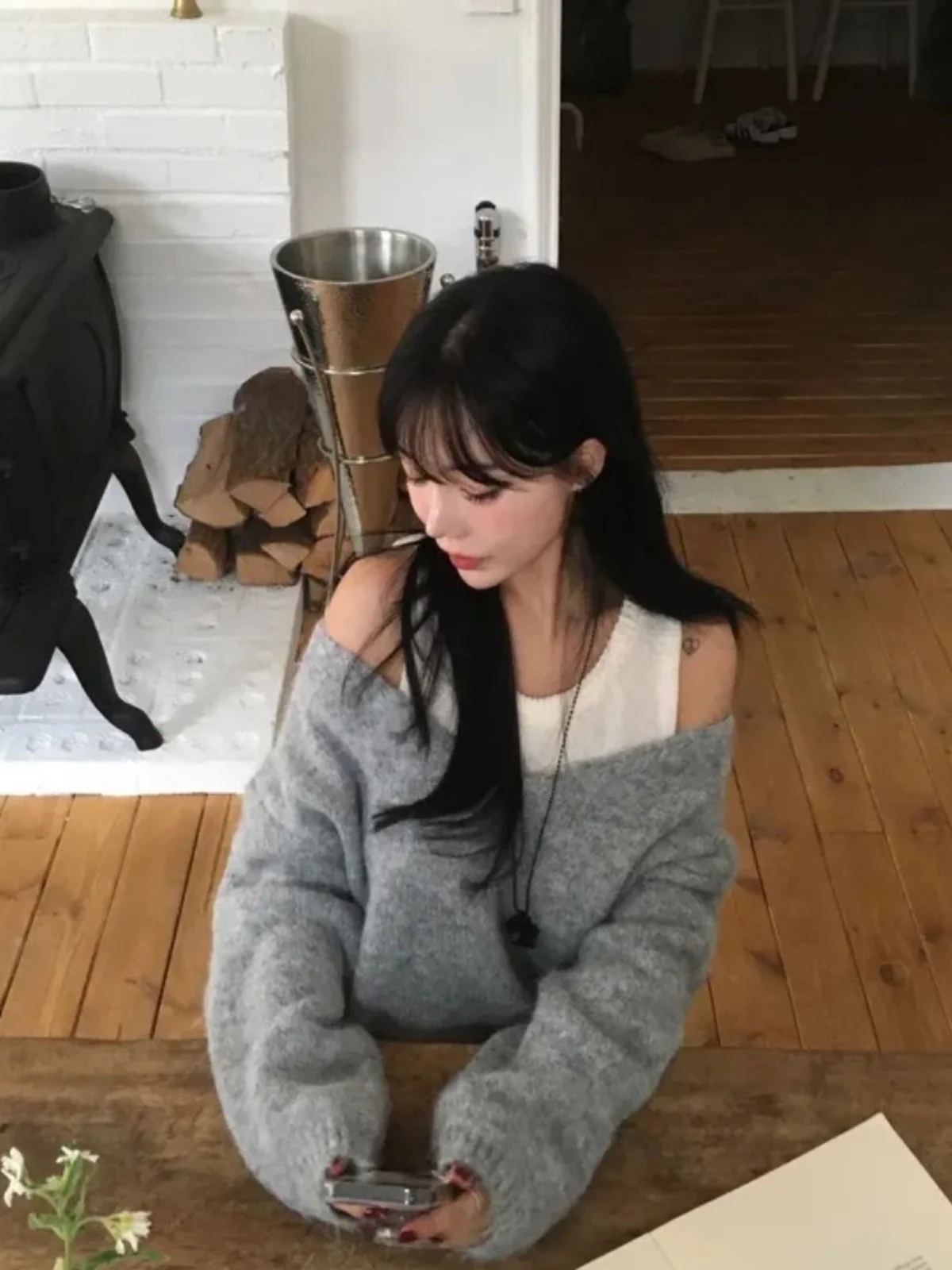 

Ladies' Lazy Sle Knitted Sweater V-Ne Top with Inner Workwear Faionable Two-Piece Set Soft Cozy Korean Version Long Sve