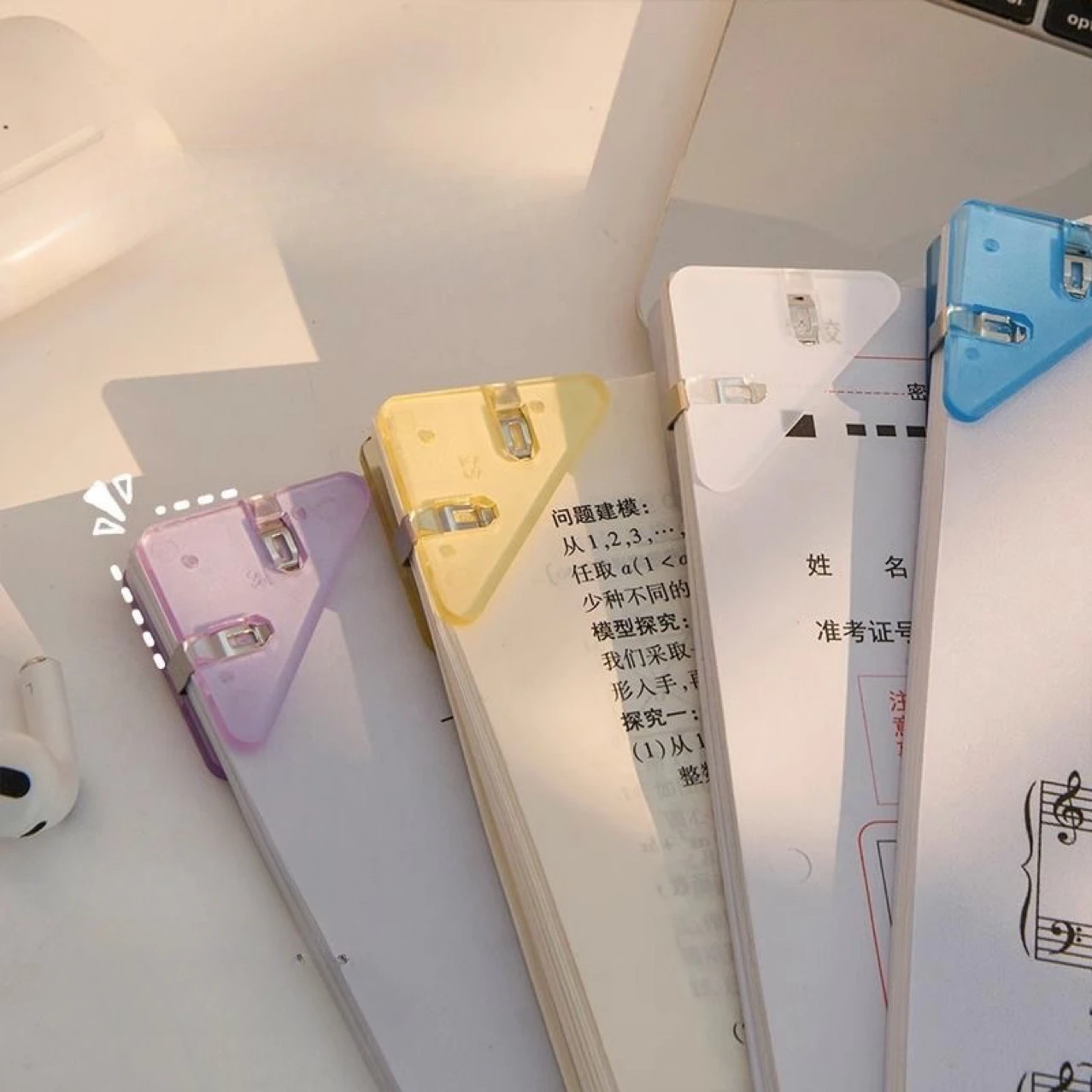 10pcs/bag Triangle Clip, Corner Paper Folder, Student Storage and Organization Stationery Ticket Holder