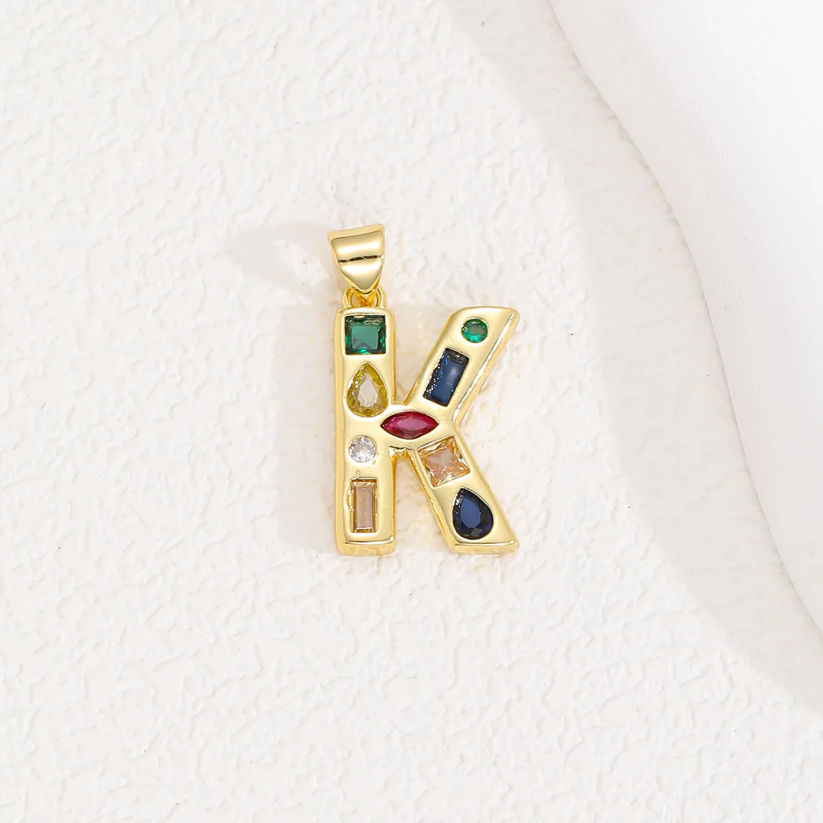 2025 新カラフルなジルコン絶妙な銅ゴールドメッキペンダントミニマリスト鎖骨チェーン A-Z バルーンレターネックレス女性のための 26 文字 18K ネックレス