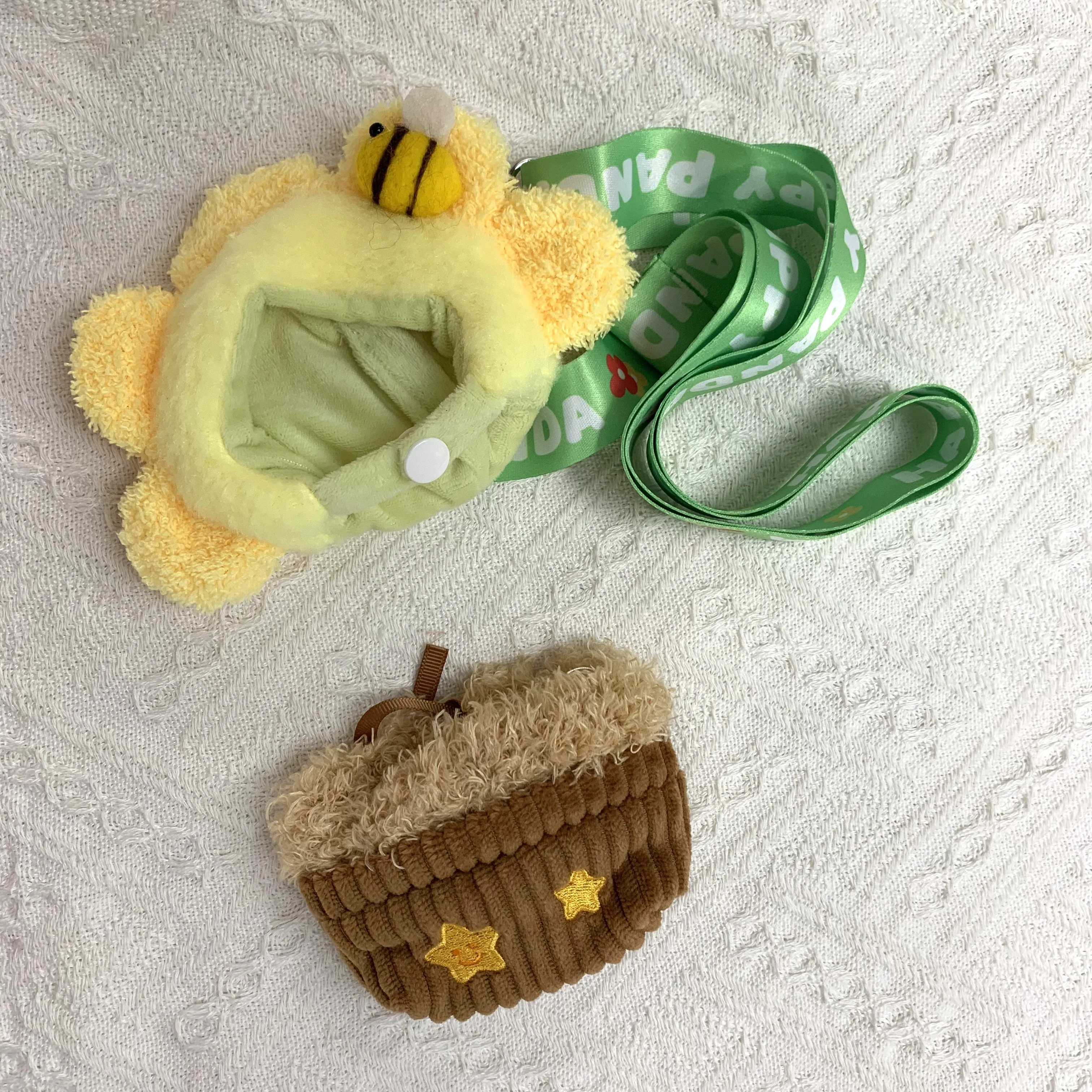 

Clothes for Labubu Flowerpot Costume - Outing Carrier Set with Posable Figure & Crossbody Bag
