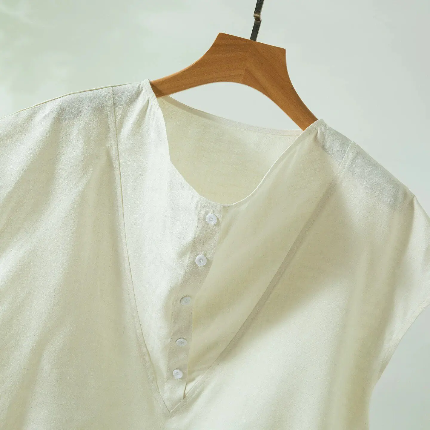 Winsleter-100%Spun Silk Elegant Vest, Pile Collar Buttons, Women Korean Simplicity Commute Loose Vest, 2026 Autumn New T69065CC