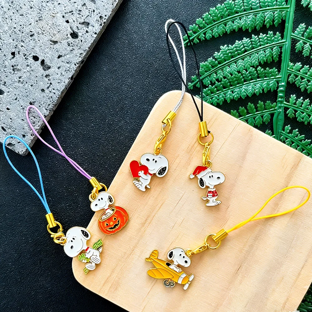 5 stks Snoopy Anime Sleutelhan - Anime Merchandise Bag recensie en prijs