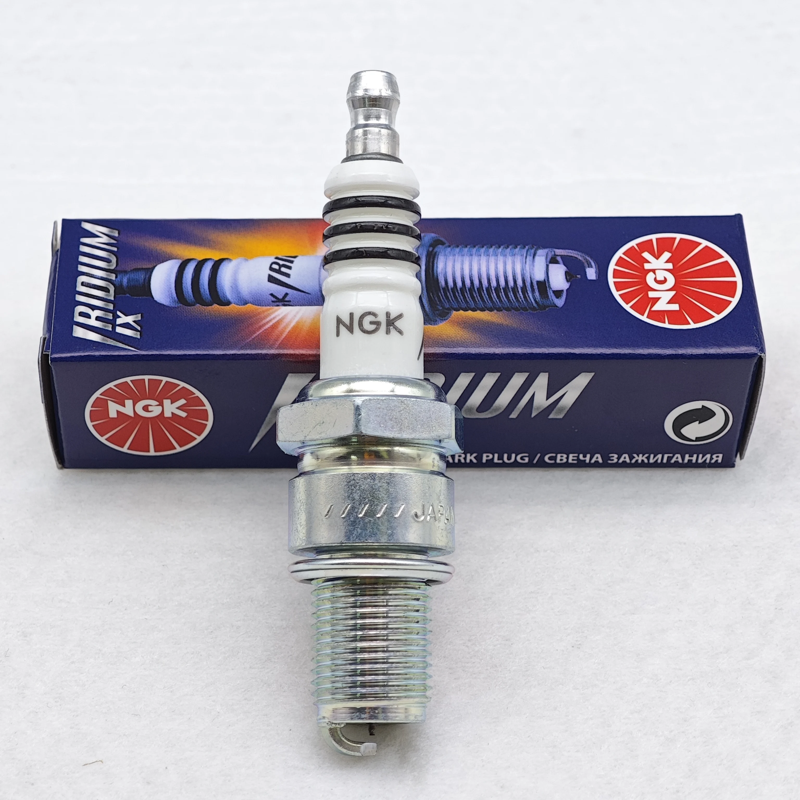 1pcs BR9EIX 3981 NGK Iridium IX Spark Plug Upgrade BR9ES B9ES