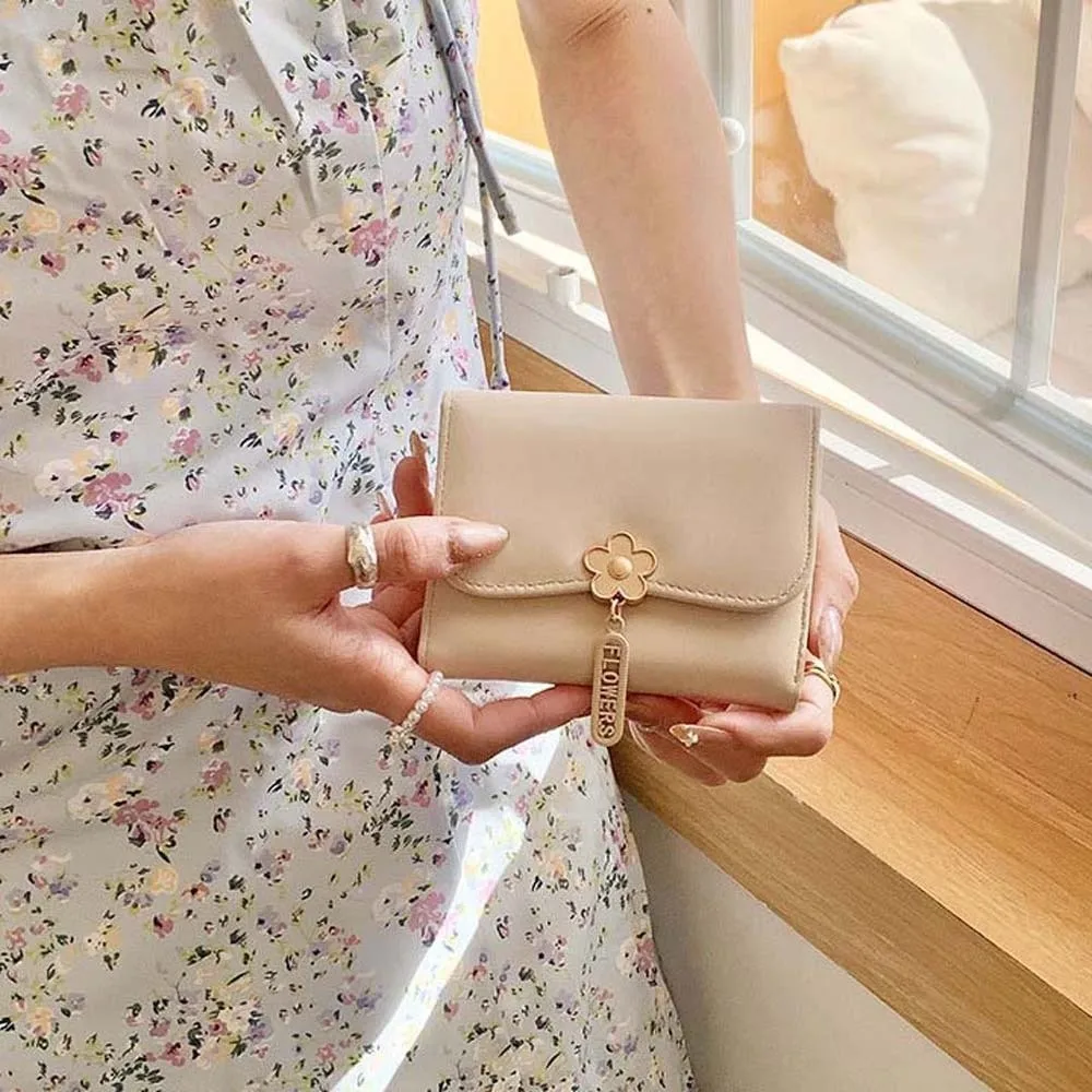 

Card Pouch Portable Candy Color Wallet PVC Multiple Card Short Leather Purse Anti-splash Water Pouch Three Fold Card Bag Dating