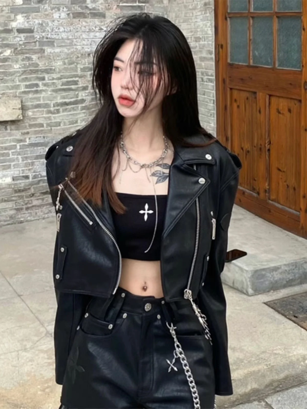 

Sli ort PU Leather Jaet Women's Faion Slim Fit Motorcycle Biker Coat Spring 2026 Streetwear Zipper Closure Long Sve