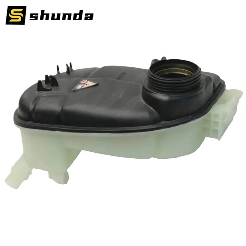 

2465000049 Auto Parts Coolant Reservoir Expansion Tank Radiator Water Tank for Mercedes CLA250 GLA250 2.0L