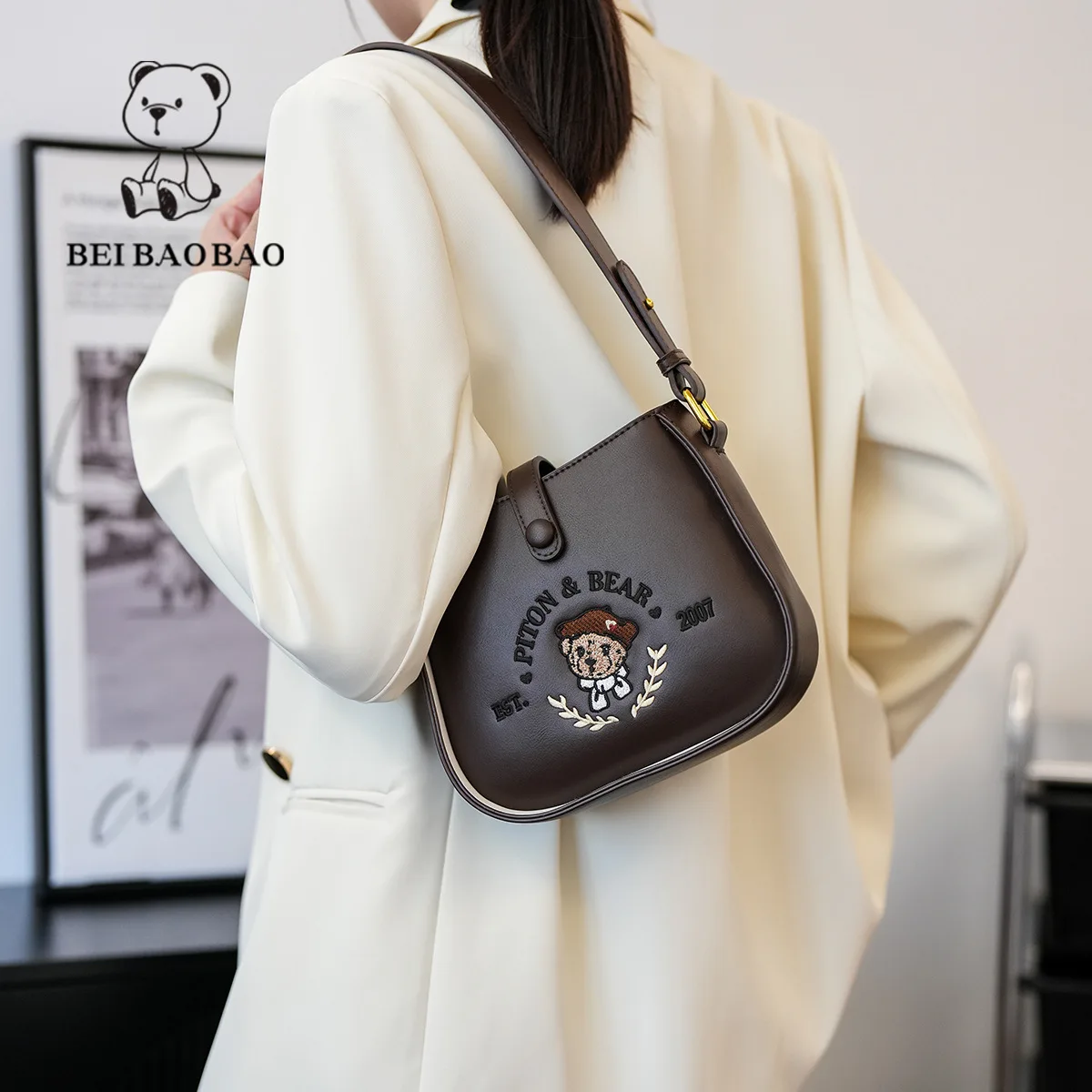 Beibaobao 2024 New Fashionable Trendy Single Shoulder Crossbody Bag Bucket Bag Casual Cartoon Bear Bag Retro Texture Women\'s Bag