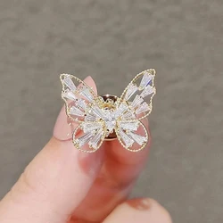 Exquisite Hollow Crystal Butterfly Small Brooches for Women Mini Zircon Corsage Casual Badges Pins Buckles Fashion Jewelry Gifts