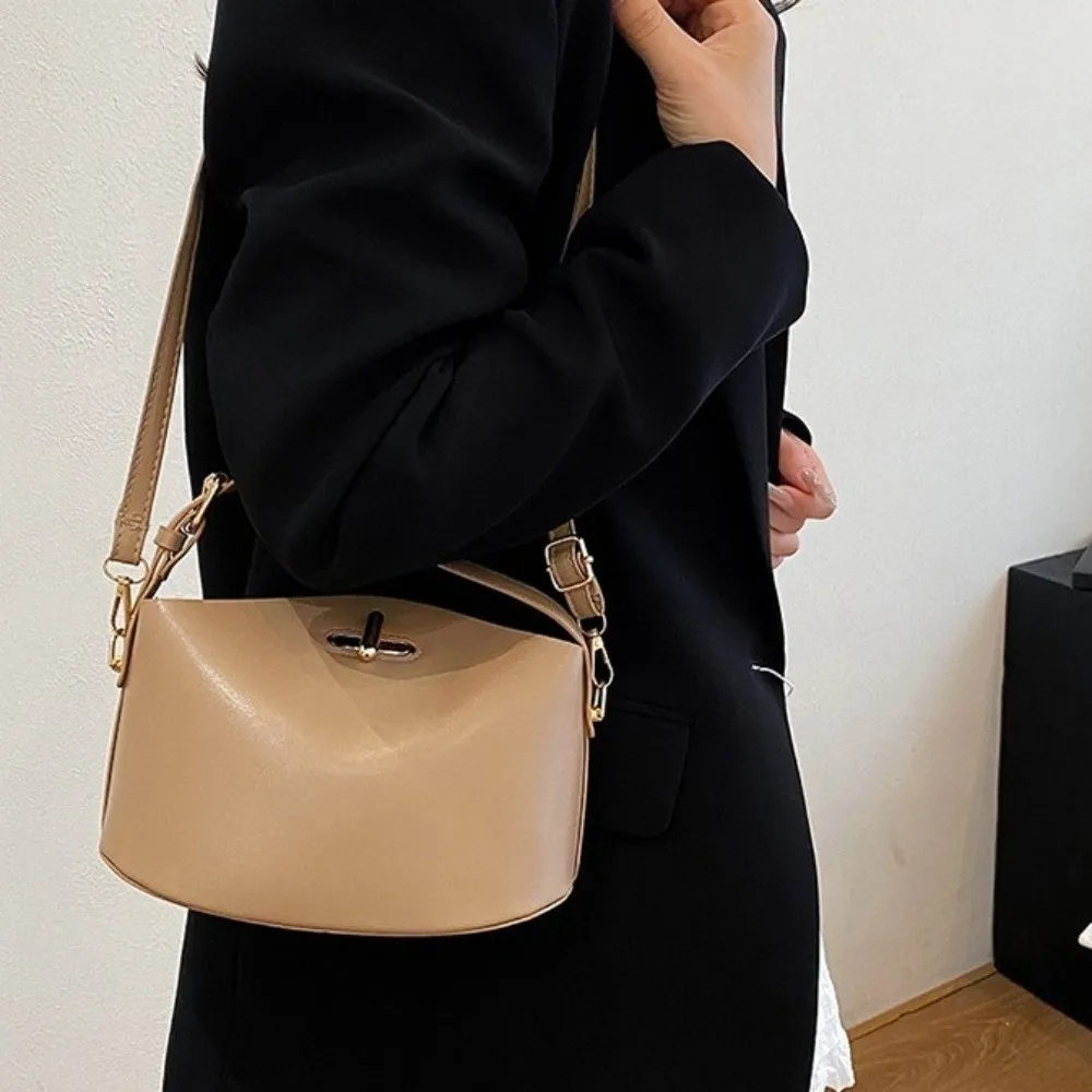 حقيبة كتف عصرية بلون سادة، حزام ناعم قابل للتعديل، حقيبة يد أنيقة، حقيبة دلو للنزهة