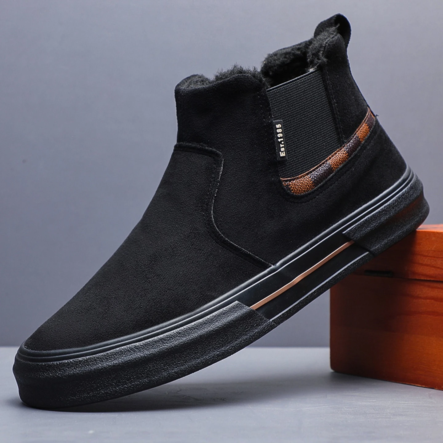 Nuevos zapatos de invierno para hombre, botas de piel de ante, cálidas botas altas de felpa en el interior, zapatos casuales de cuero, botas cortas de moda