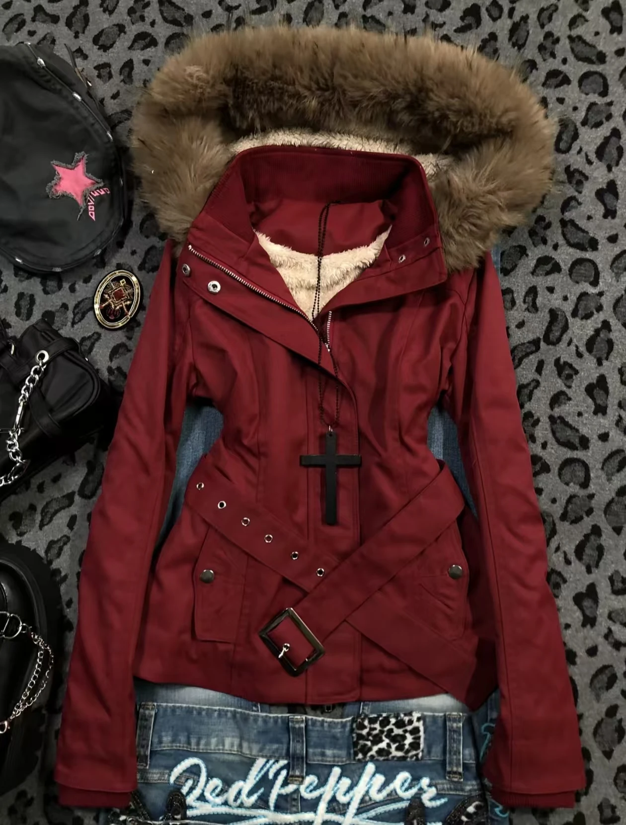 Koreanische Mode Punk Damen Rote Jacke Amerikanischer Vintage-Stil Kunstpelzkragen Y2K Subkultur Chic Warme Winter-Oberbekleidung Mäntel