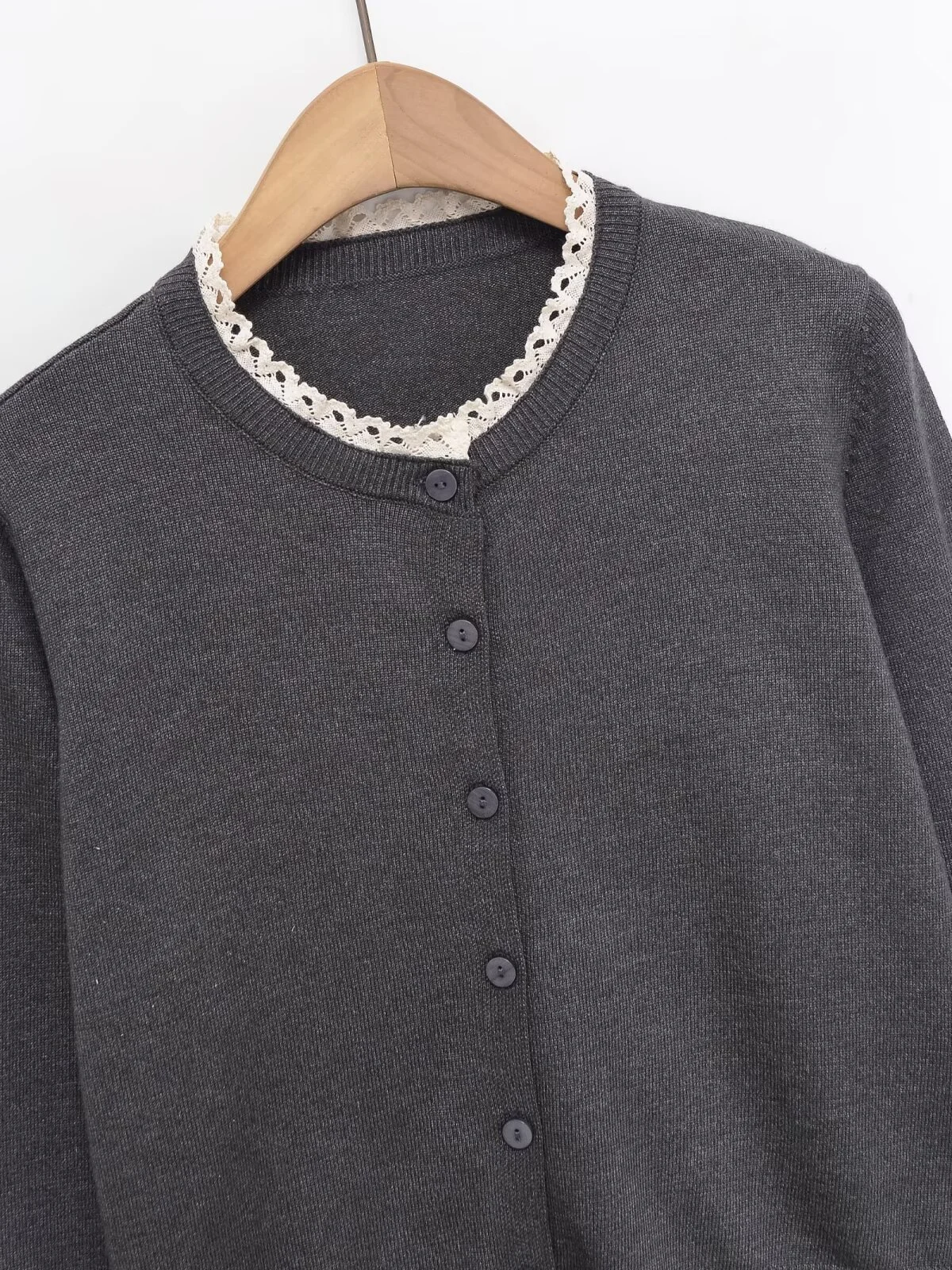 2025 شتاء جديد المرأة عادية حلوة موضة بسيطة المرقعة الجولة الرقبة طويلة الأكمام الدانتيل تقليم سترة مشغولة من الصوف