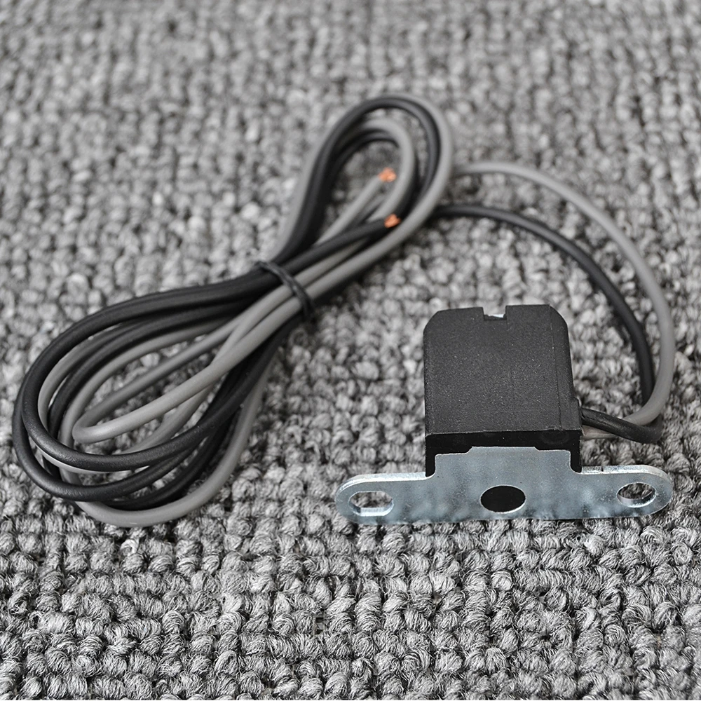 Ignition Pick Up Trigger Pulse Coil Pulsing Sensor For Triumph Daytona 675 ABS SE 675R / Street Triple 675 675R