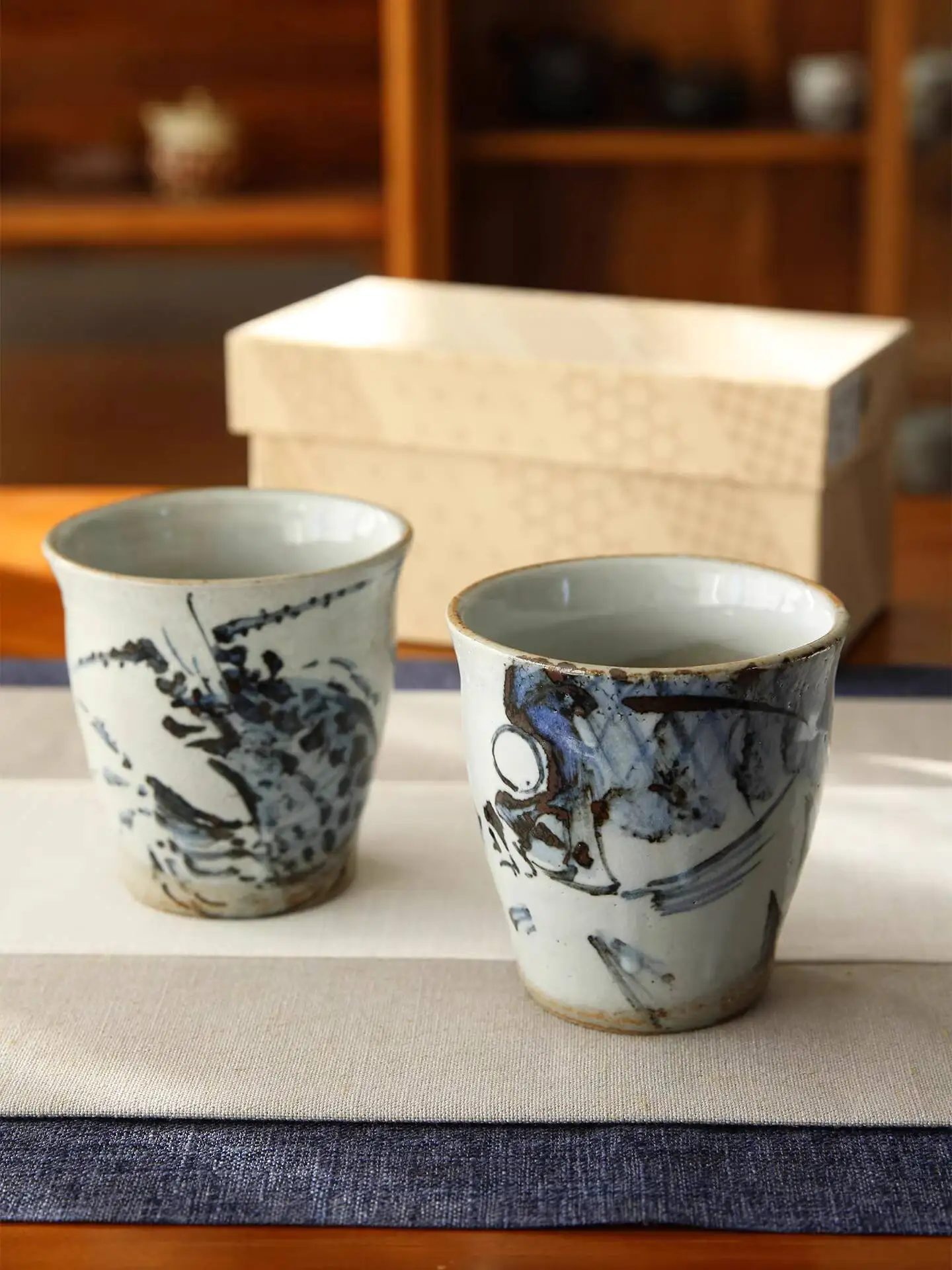 Japanese Kutani Ware Tana Masato Blue White Dyed Hand-Held Cup, Hand-Painted Shrimp And Fish Sake Cups, Paired Cups Gift Box Set