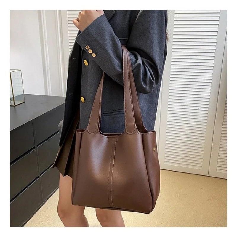 

Elegant Women's Messenger Bag Made Of Cheetah-Stripe Leather Boasting High-End Trendy Vintage Spacious Daily Look​