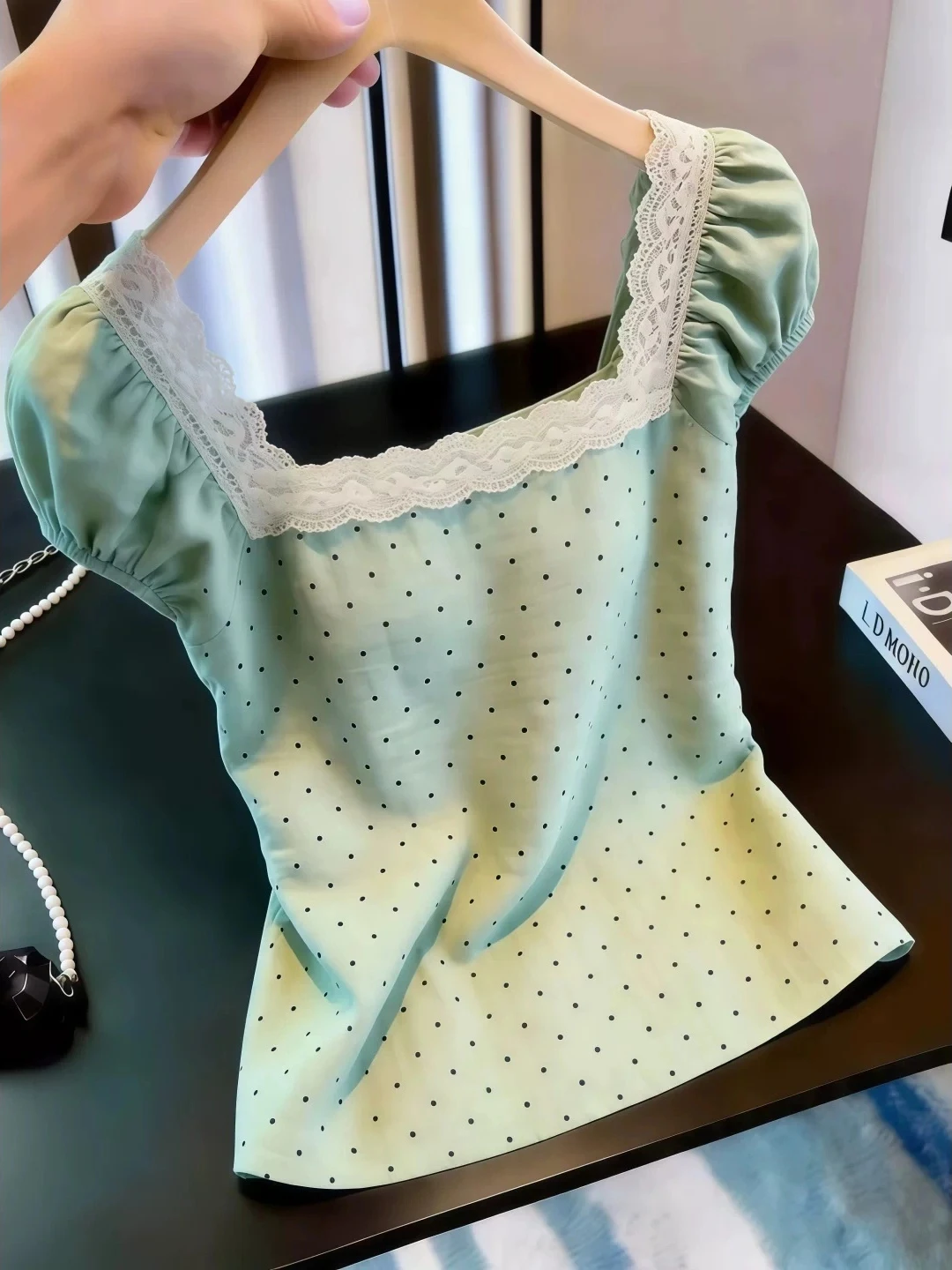 

Korean Style Sweet Lace Splicing Polka Dot Short Sleeve Shirt Summer Fashionable Top Square Collar Design Sensation Blouse