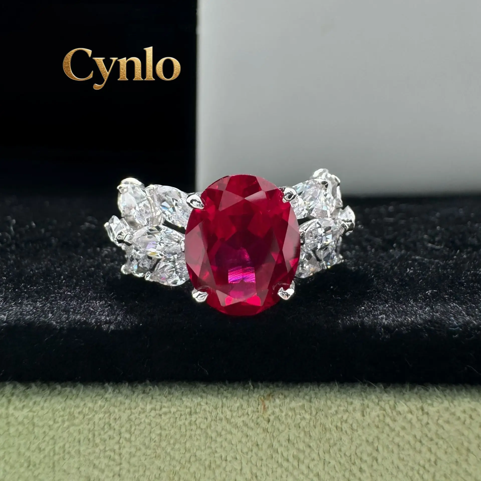 

Cynlo Jewelry Luxury Solid Platinum PT950 Women's Hollow Horse Eye Wings Ring 3 karat Red Diamond Ring