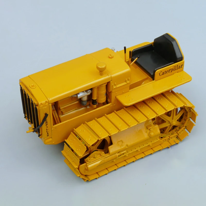 

Diecast 1:16 Scale CAT TWENTY-TWO Track-Type Alloy Tractor Construction Vehicle Model Collection Souvenir Display 55154