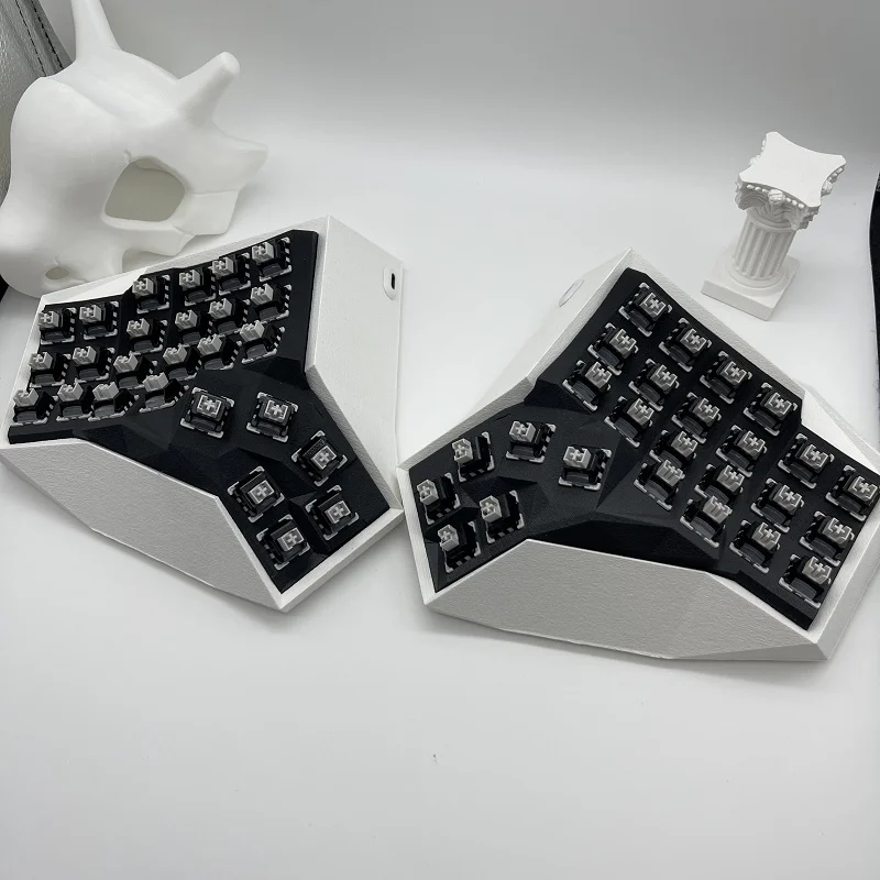 

AM Hatsu Curved Split Keyboard Kit DIY Custom Wired Single-mode PLA Hot Swap VIAL Vertical Gaming Mechanical Keyboard Ergonomic