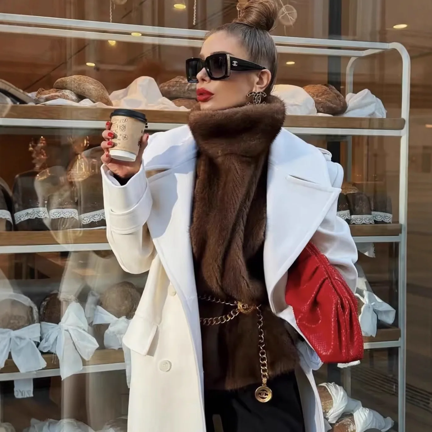 معطف طويل كلاسيكي من التويد ذو طية صدر كبيرة معاطف نسائية أنيقة فضفاضة بحزام مزدوج الصدر معطف نسائي شتوي كلاسيكي أنيق للشارع