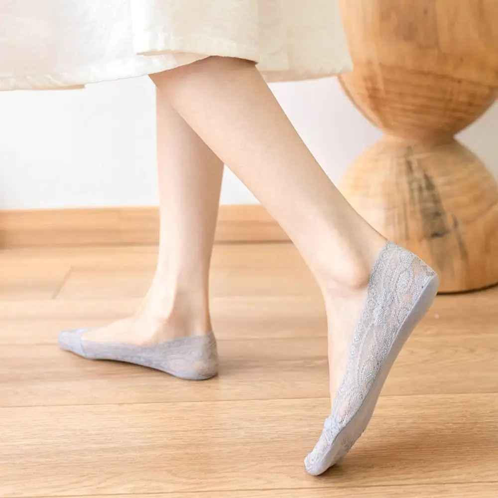 Anti-Bacterial Fashion Sweat Absorption Cotton Summer Fashion Lace Invisible Socks Boat Socks Non-Slip Socks Silicone