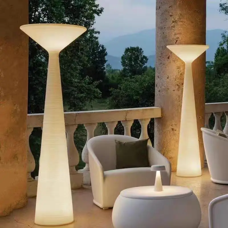 Italian outdoor villa courtyard landscape floor lamp simple design floor-to-ceiling bar cafe