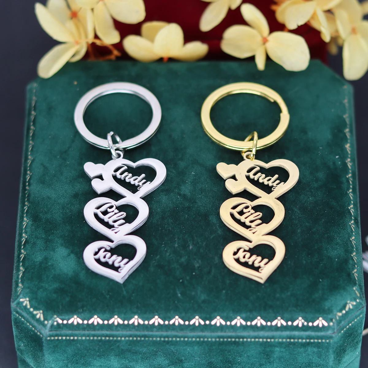 

QIAMNI Custom Family Name Keychain Heart-Shaped Multi-Name Pendant Key Chain Stainless Steel Women's Men's Jewelry Party Keyring