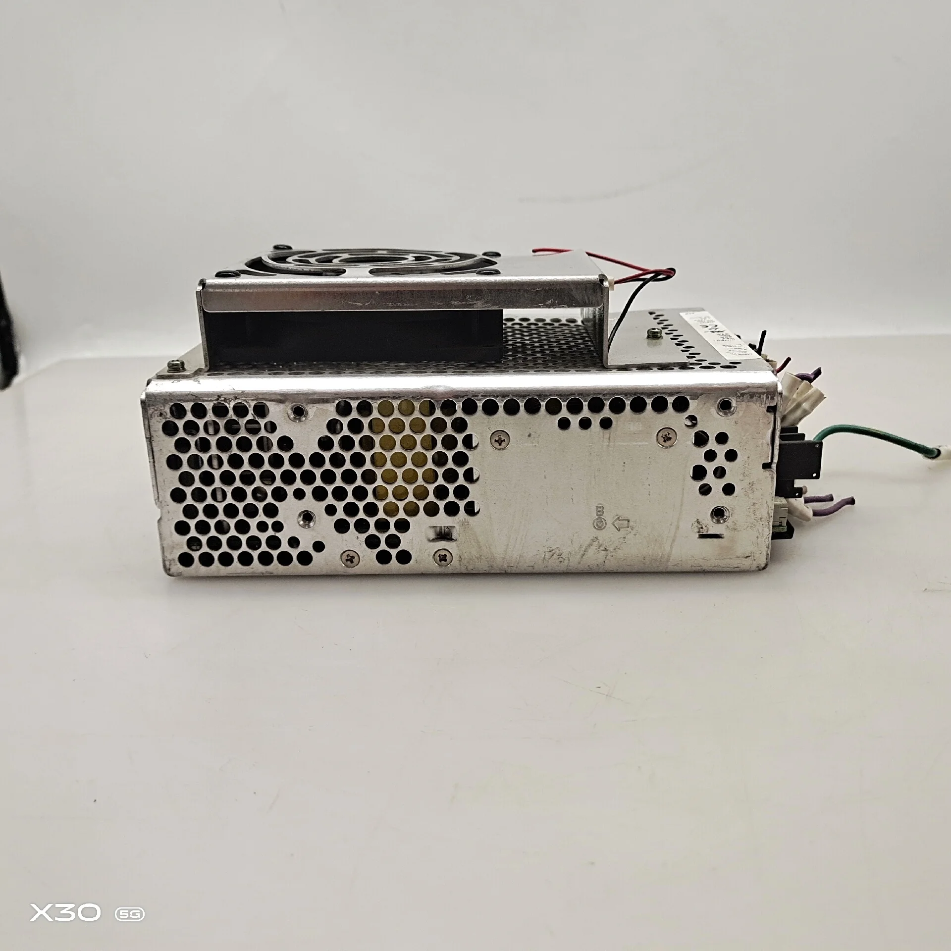 Untuk catu daya COSEL ADA600F-24FR ADA600F-24FR