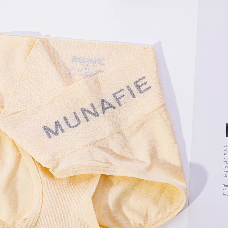 Japan MUNAFIE Women\'s Abdominal Pants Girls Mid-waist Seamless Cotton Inner Triangle Panties Butt-lifting Body-Shaping Panties
