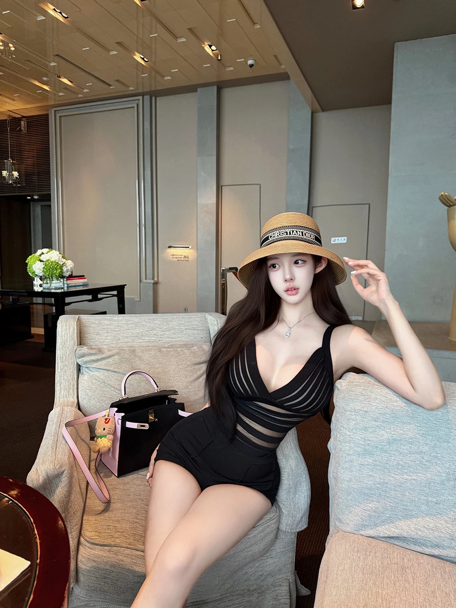 

Sexy Pure Desire Knitted Strap Hollow out V-Ne Top Vest Base Layer Morning Glow ter Rain Commute Sle Women's Faion