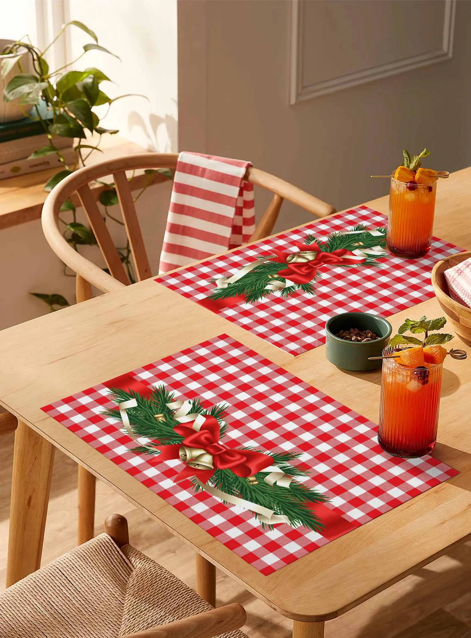 

4/6 Pcs Red Plaid Holly Leaf Pine Branch Bow Placemat Wedding Party Dining Decor Linen Table Mat Kitchen Accessories