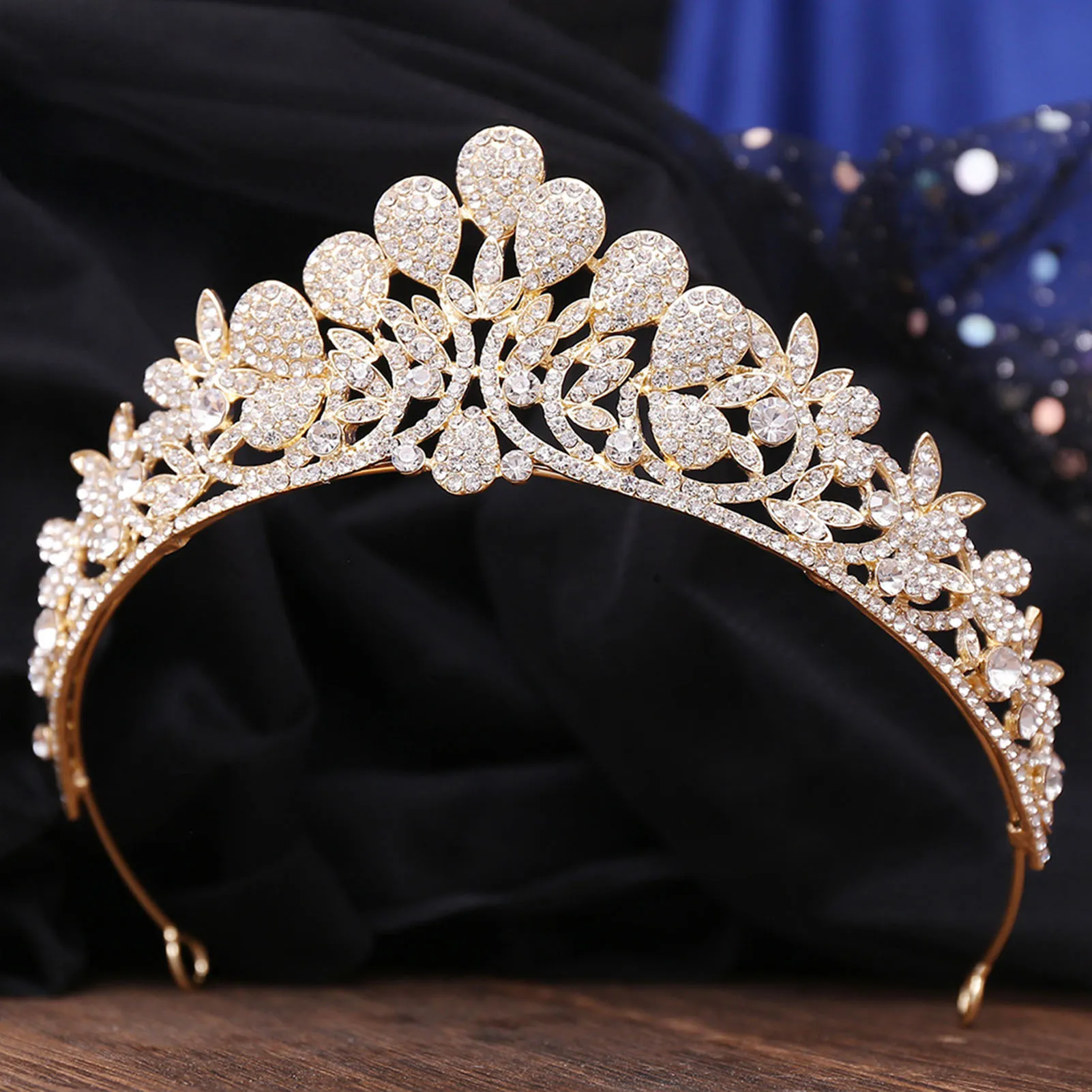 

Woman Crown Baroque Headdress Wedding Temperament Simple Style Sparkling Crown for Gown Dress Hairstyle Making Tool EIG88