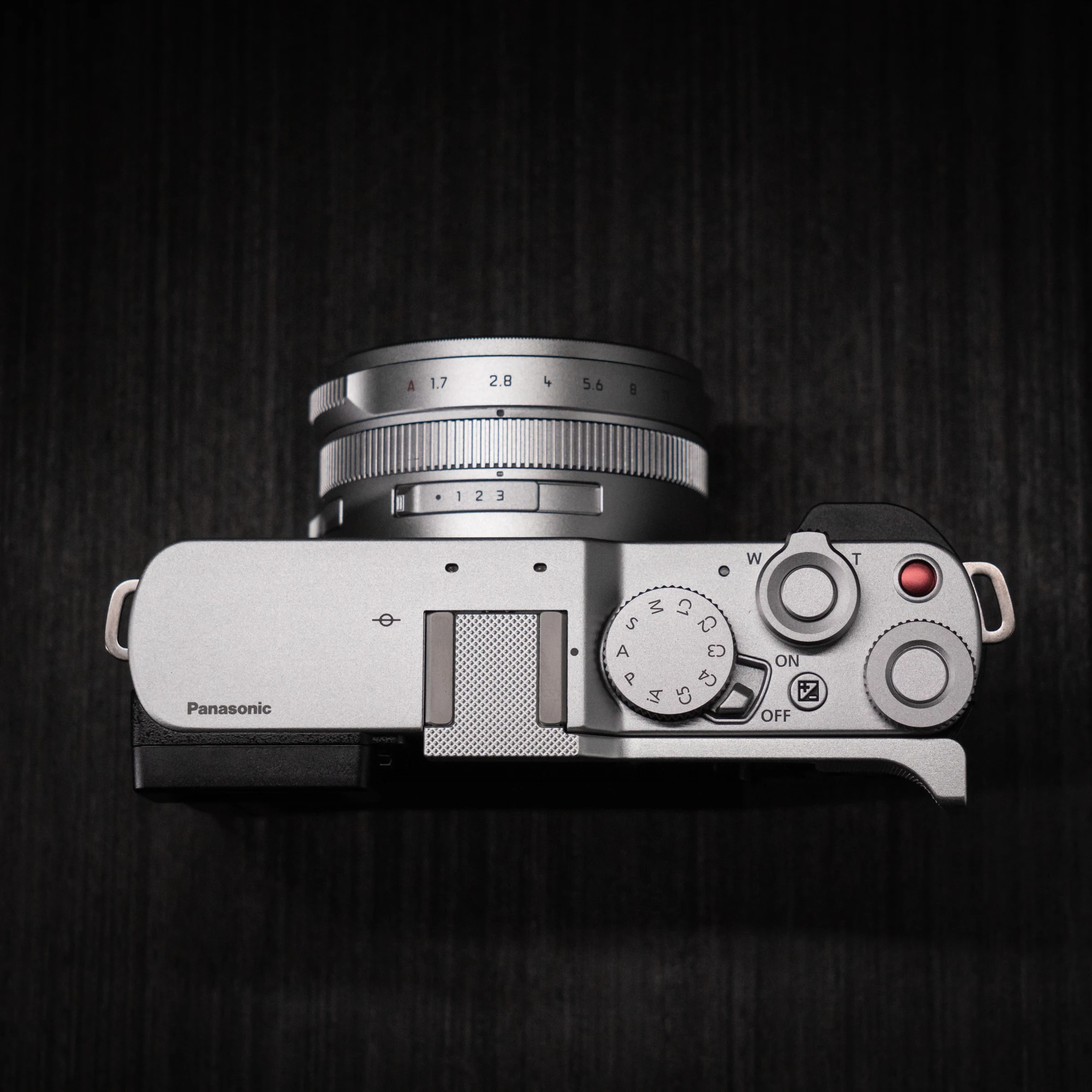 Aluminium-Metall-Handgriff für Panasonic LUMIX L10 Kamera, ergonomisch gestaltet. – Detail 10