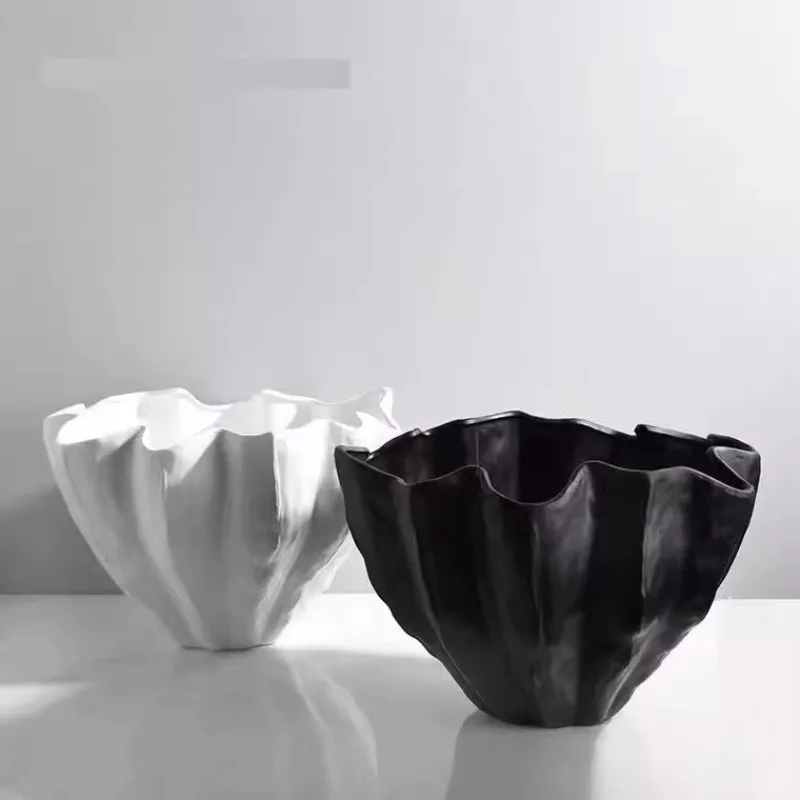 

Resin black special-shaped flower ware Nordic light luxury creative home living room entrance office desktop decoration ornament
