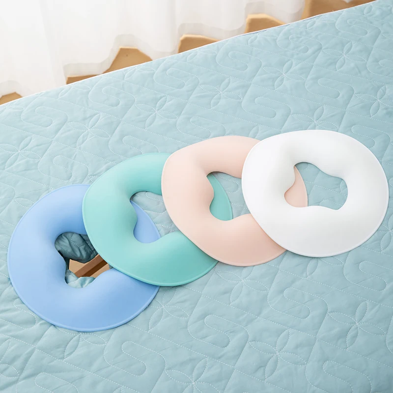 Silicone Face-Down Pillow with Honeycomb Bottom, Non-Slip Honeycomb Hole Face Support Pad, Skin-Friendly and Soft Spa Massage Pillow, Suitable for Beauty Salon Facial Care and Maintenance. Silicone Face-Down Pillow, Beauty Salon-Specific Silicone Pillow for Facial Care, Massage Bed Headrest, Silicone Face Pillow for Beauty Bed