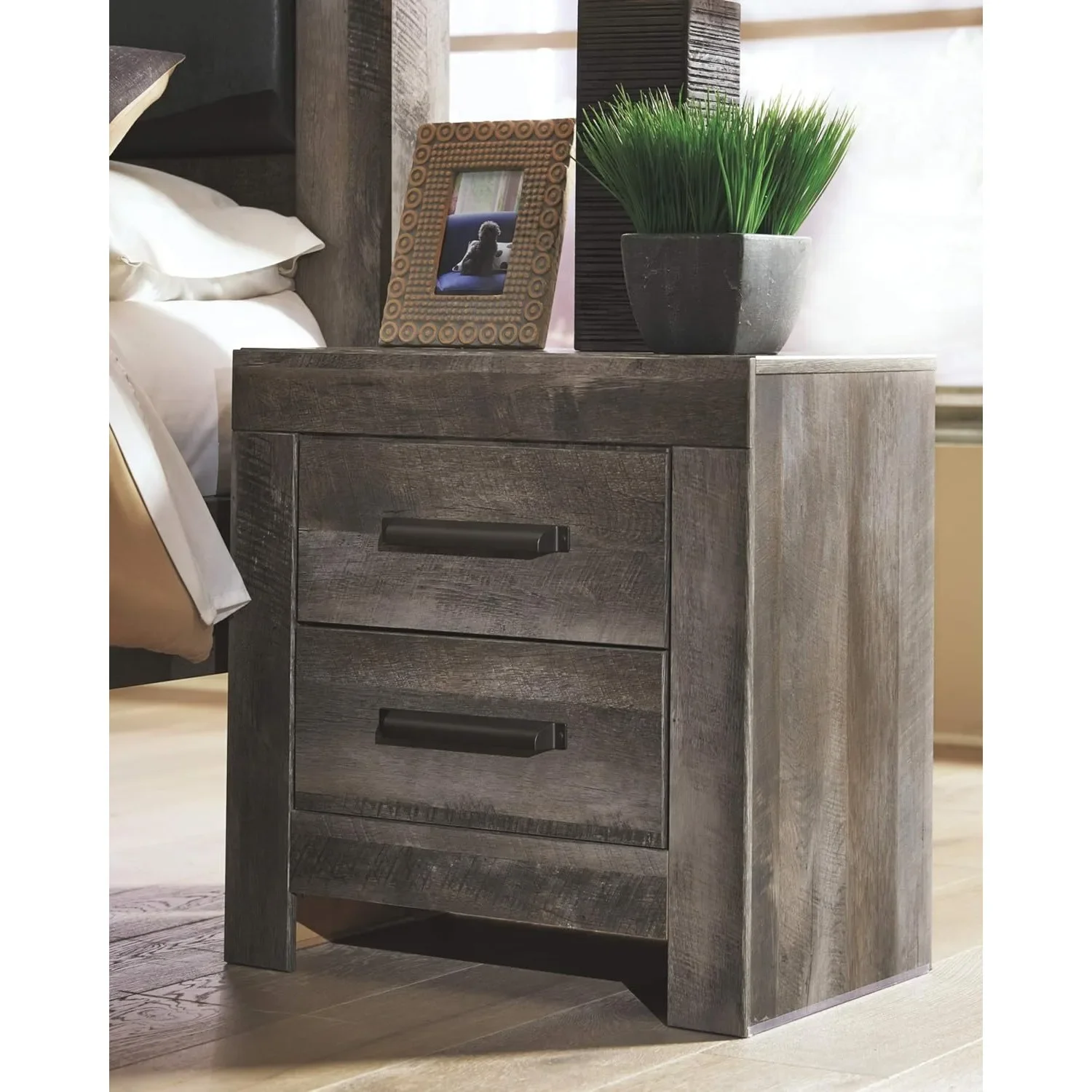 Desain khas oleh Ashley Wynnlow Rustic 2 laci dua laci Nightstand, abu-abu lapuk