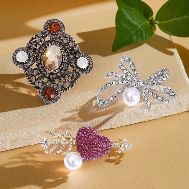 New Fashion Retro Vintage Baroque Brooch Exquisite All-match Women's Coat Suit Corsage Jewelry Pin