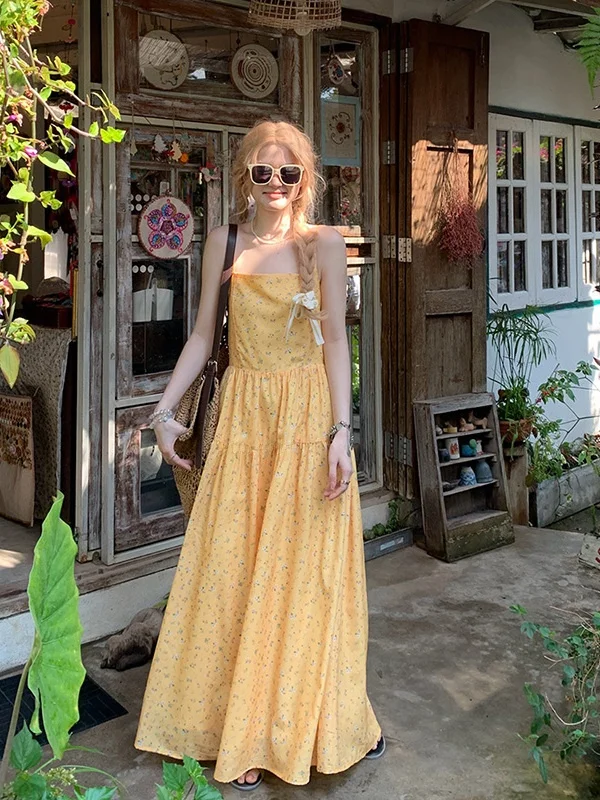 

plus Size Floral Print Halter Dress Summer New Style White Enhancing Meat Concealing Holiday Long Dress Commute Style Korean ...