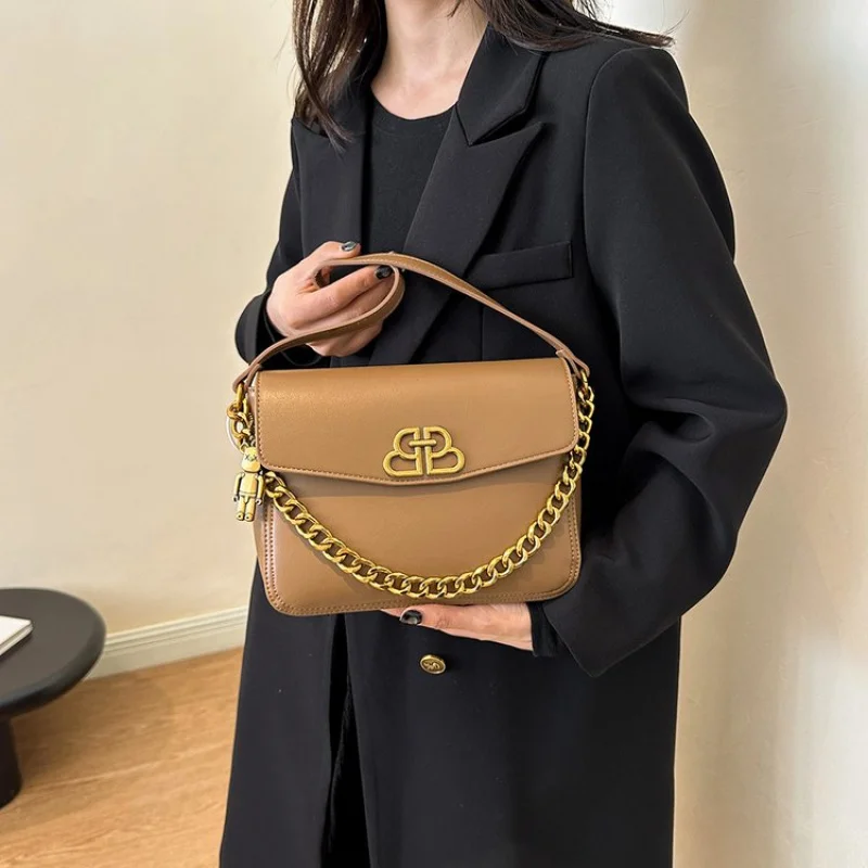 

Модная женская сумка через плечо с буквенным логотипом, высококачественная однотонная сумка большой вместимости Paris Chic