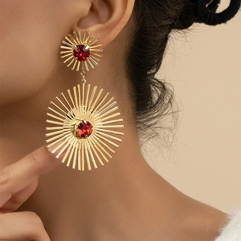 

Fashion Sunflower Designer Earrings Europe America Luxury Crystal Women Big Earrnings Simple Fine Jewelry Accessories New 2023