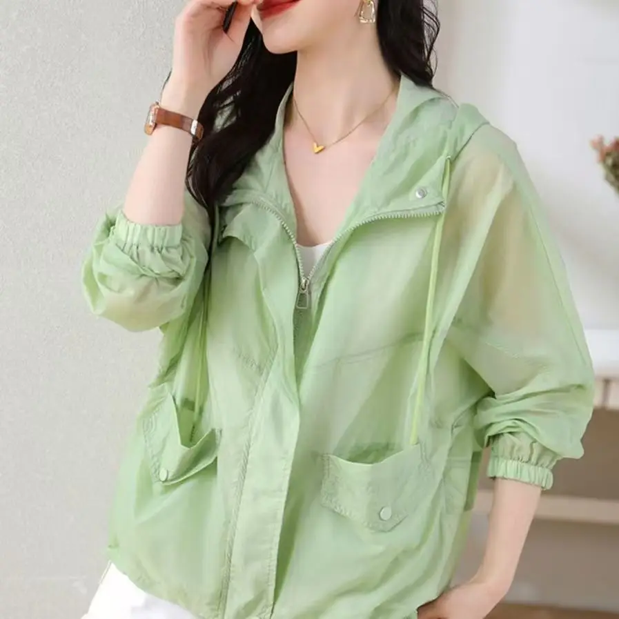 

2025 Korean Style Windbreak Women's Spring Jackets Summer Slim Sunscreen Clothing White Hooded Coat Zipper Jacket Femme
