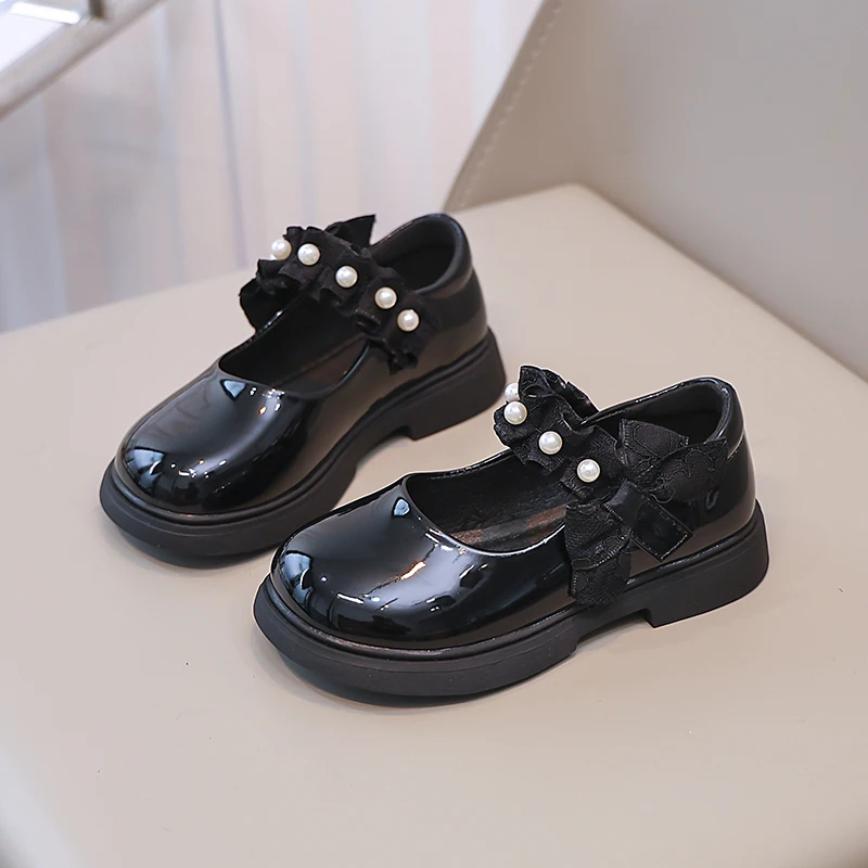 Girls Leather Shoes Children Fashion Bow with Pearls Chic Princess Glossy Kids Versatile Shallow Loafers for Party Wedding 2024