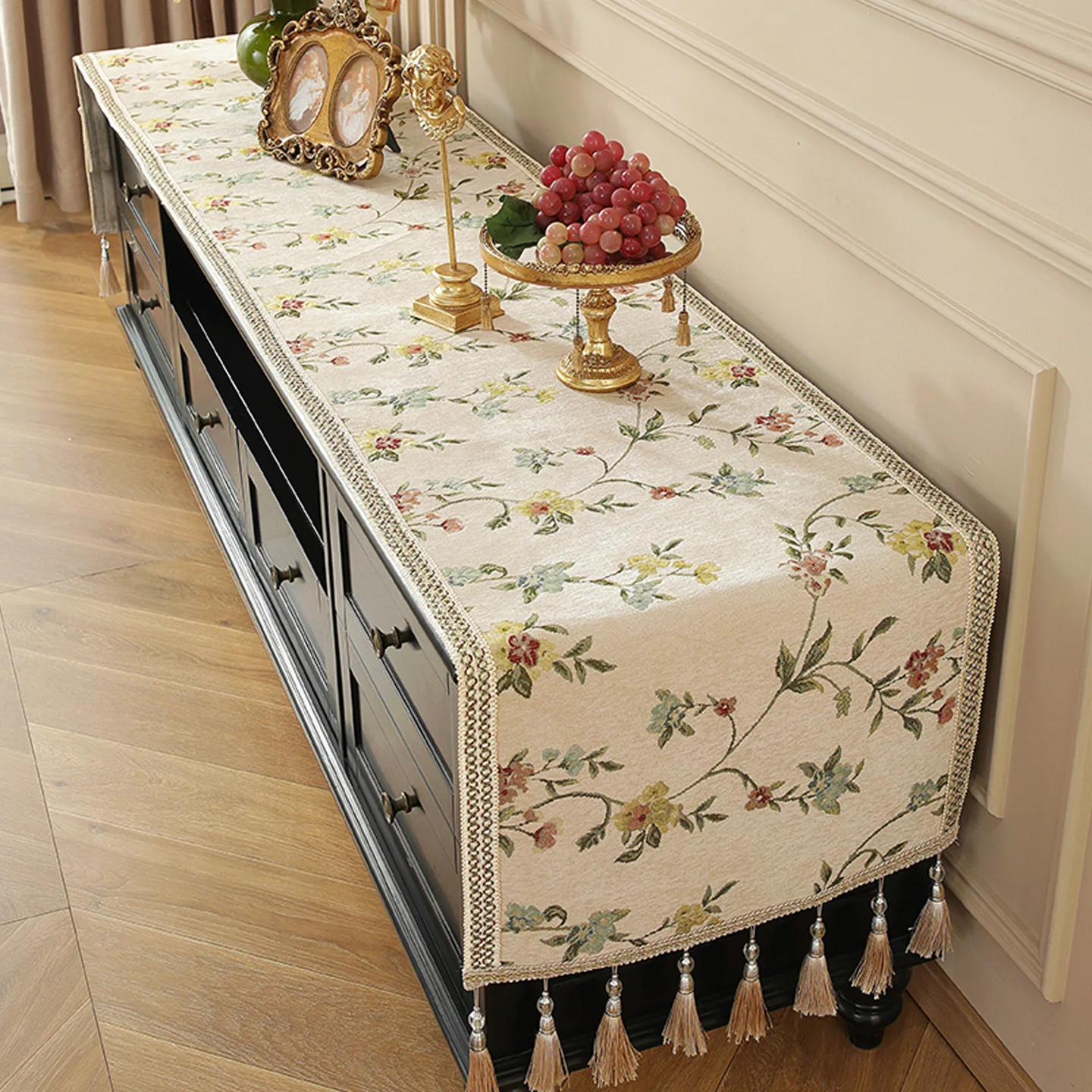American Chenille Quiet Tea Table Flag Embroidery Classical Table Runner TV Cabinet Porch Cabinet Table Cover Cloth with Tassels