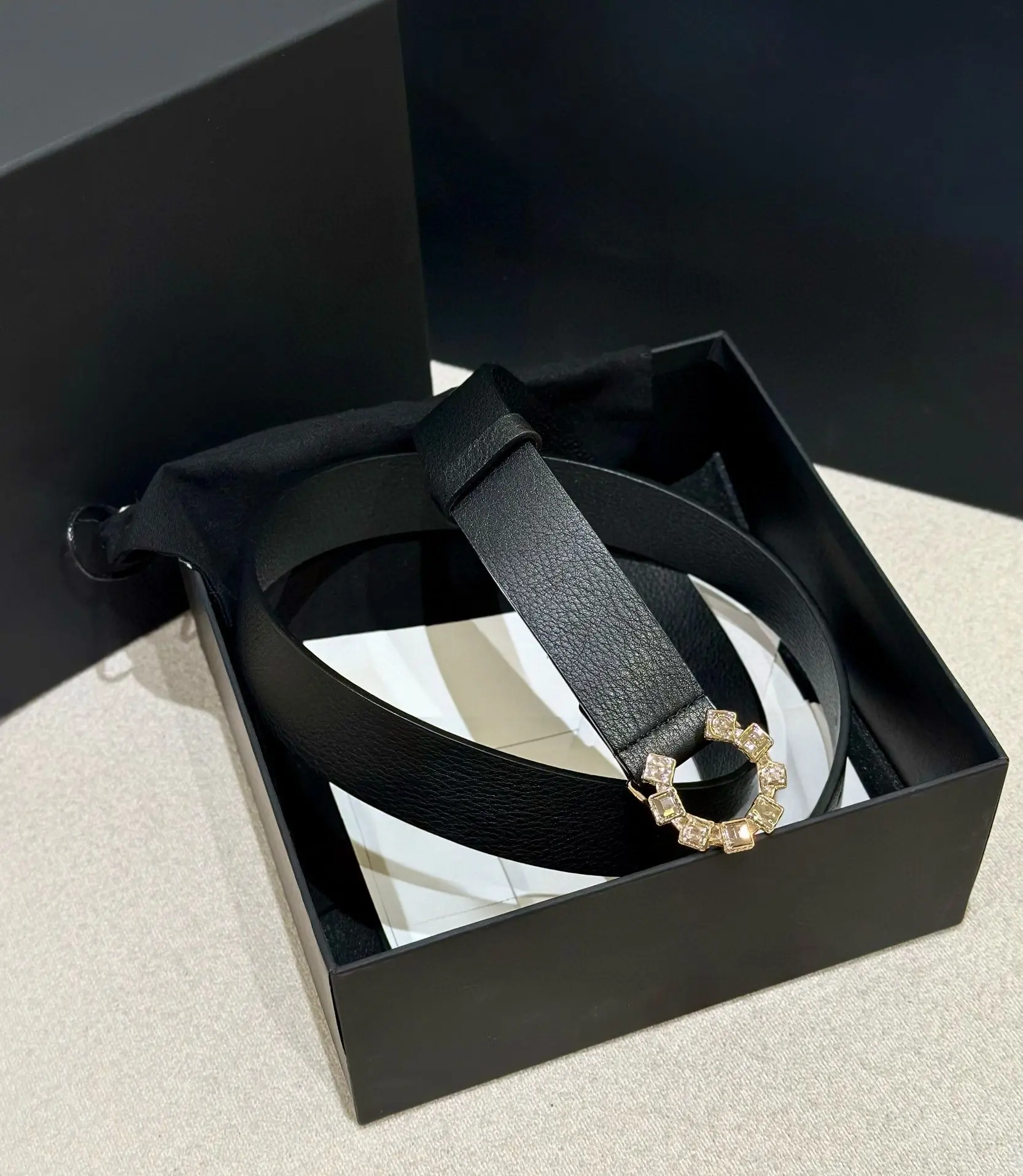 

Тонкий ремень с черной круглой пряжкой и стразами для женщин, поясной ремень для платьев, свитеров, повседневной носки