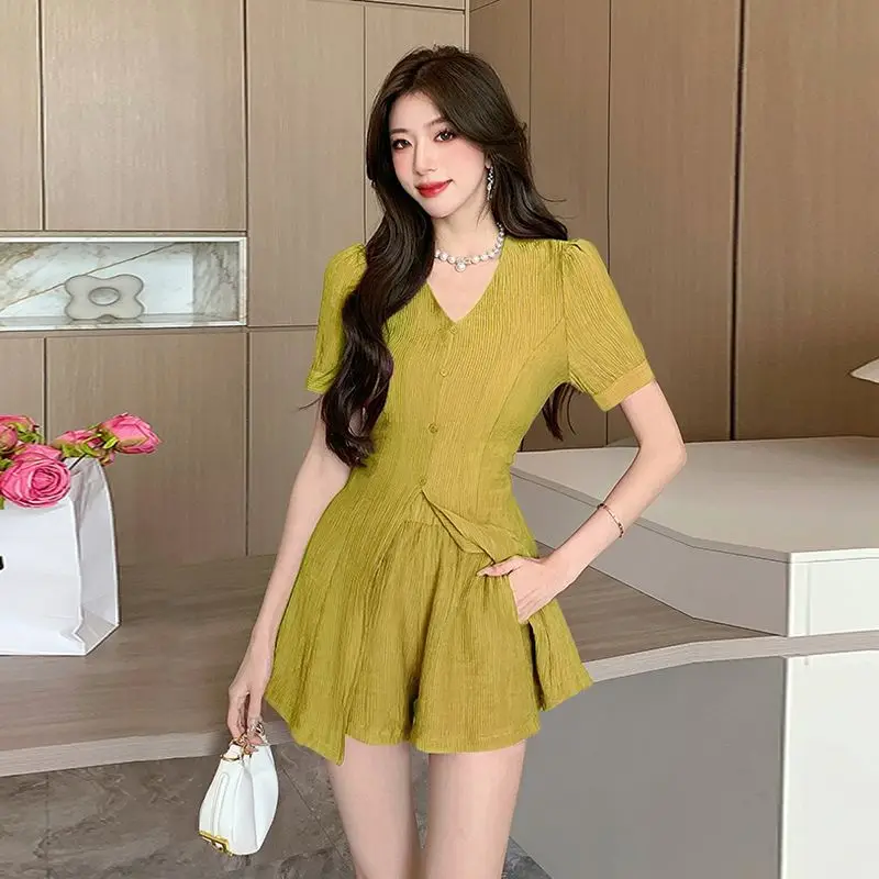 Sommer-Set im französischen Stil, V-Ausschnitt, geteilt, kurzärmelig, Oberteil, hohe Taille, schmale Shorts, zweiteiliges Outfit