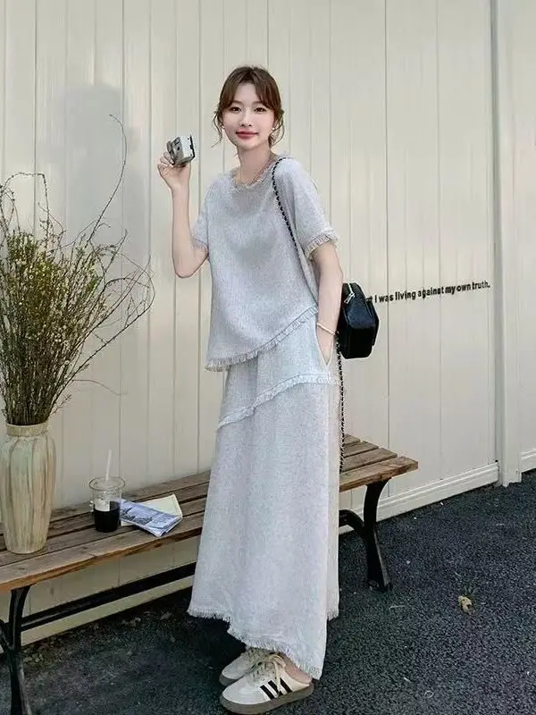 

Серый комплект с юбкой и топом с коротким рукавом для женщин: летний модный ансамбль из двух предметов с высокой талией