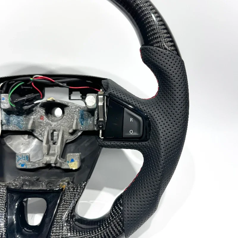 Factory Hot Sell Carbon Fiber Perforated Leather Carbon Fiber Car Steering Wheel For Renault Megane RS Megane 3 Megane 4 Matt