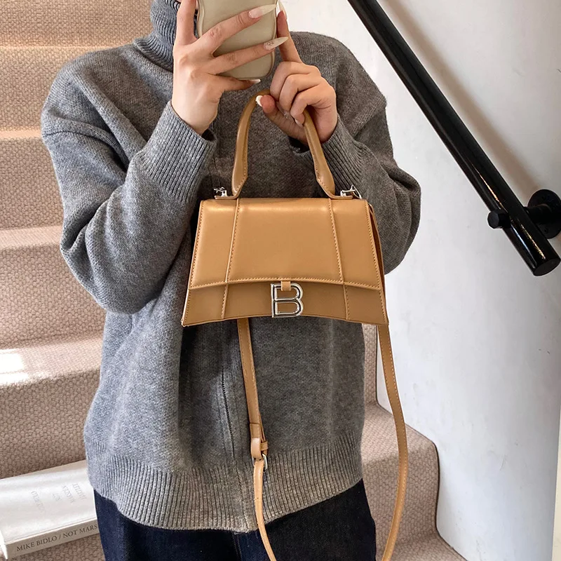 

Новая европейская сумка через плечо «песочные часы» 2025 года — модная квадратная маленькая женская повседневная универсальная сумка-мессенджер