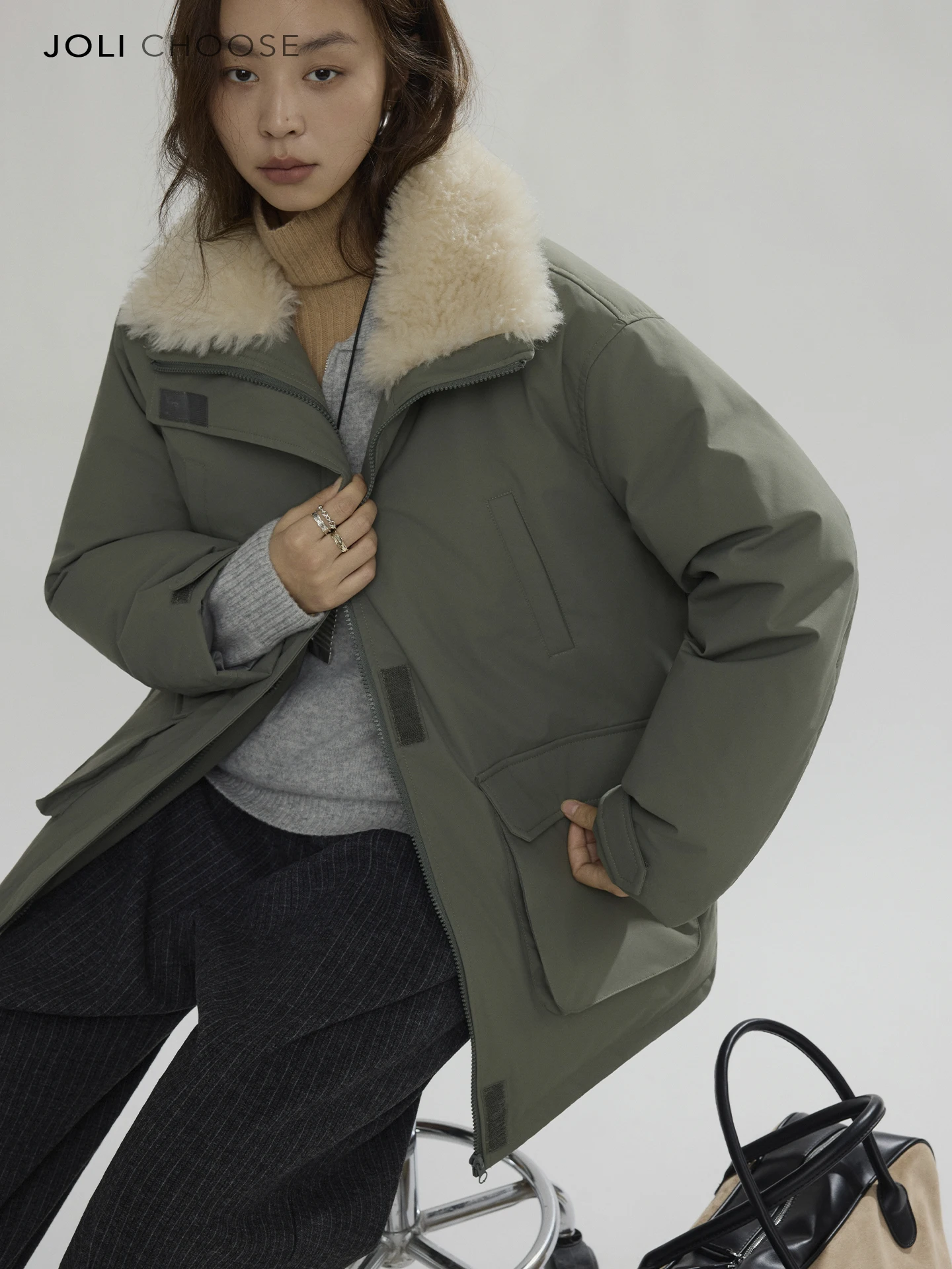 

Joli Choose Women's Loose Lamb Fur Collar Multi-Pocket down Jacket Winter Warm Casual Style Thickened Long Sleeve Zipper Coat